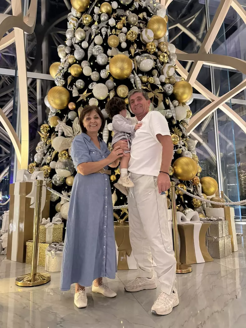 parinti theo rose si sasha 1