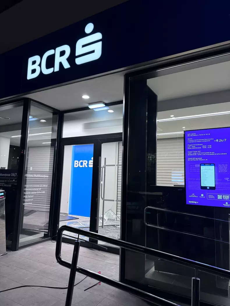 Cetățean din Grecia, scandal în banca BCR Lujerului de pe bulevardul Iuliu Maniu (3)