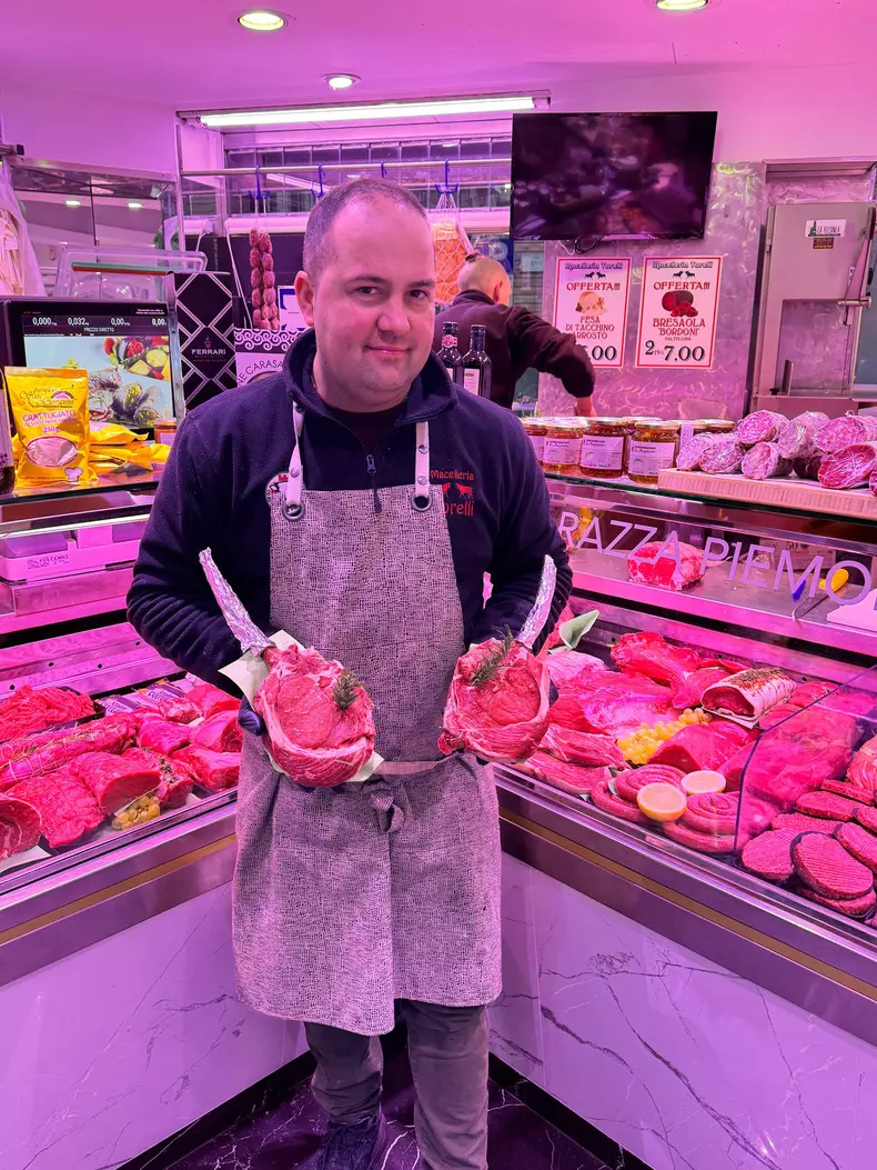 Gabriel Arghir, măcelar cu 20 de ani experiență FOTO: arhivă personală