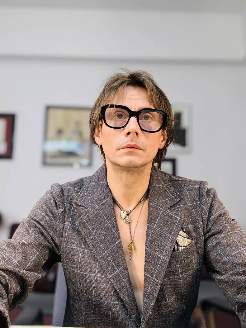 Marius Manole a fost luat cu Salvarea de la teatru