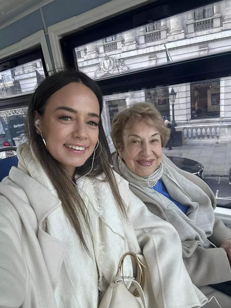 mama andreea raicu 7