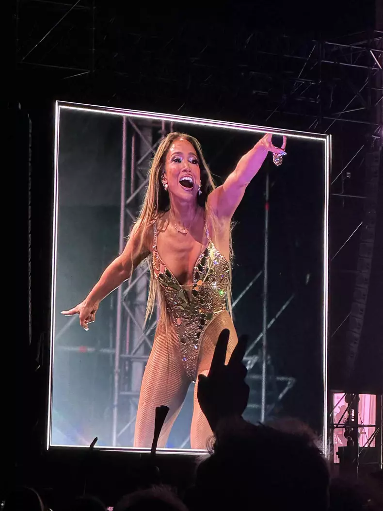 jennifer lopez piata constitutiei bucuresti 27 iulie (30)