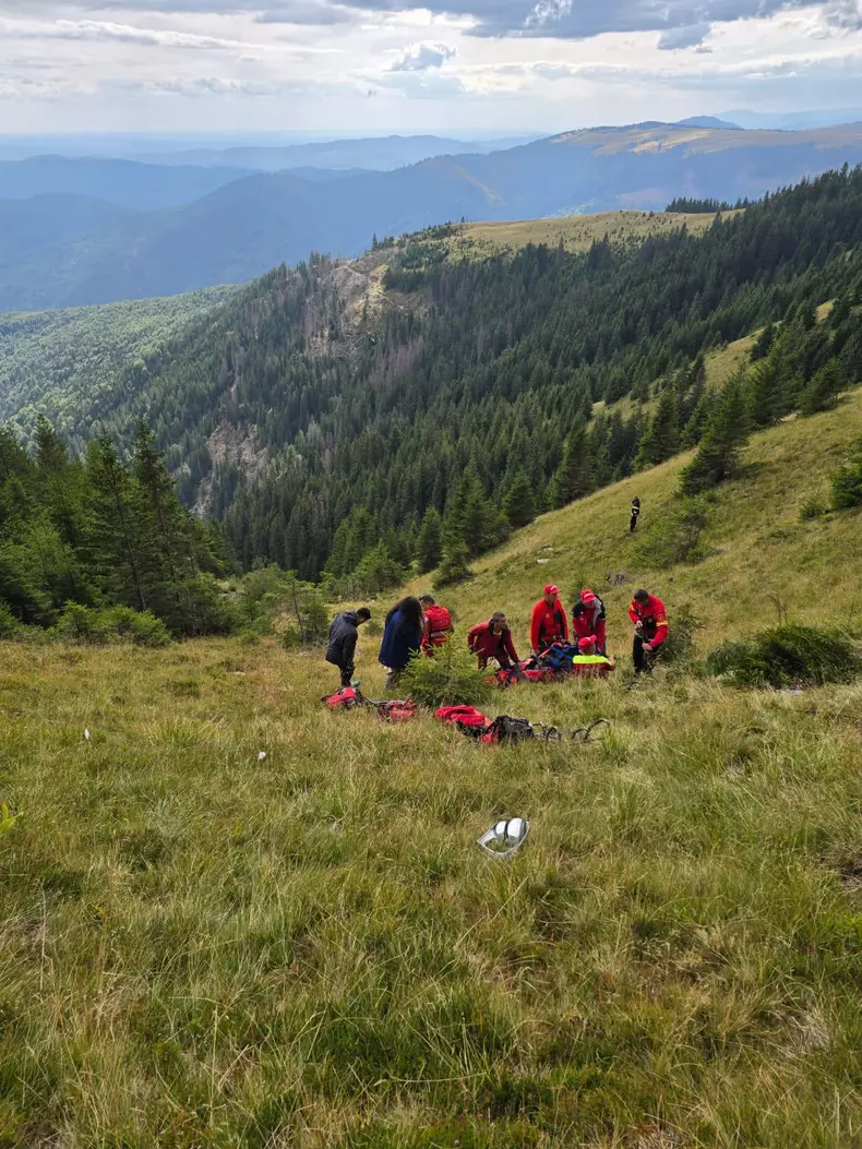 a82fd1c1-b3d4-46f2-80ea-1495096d7a25