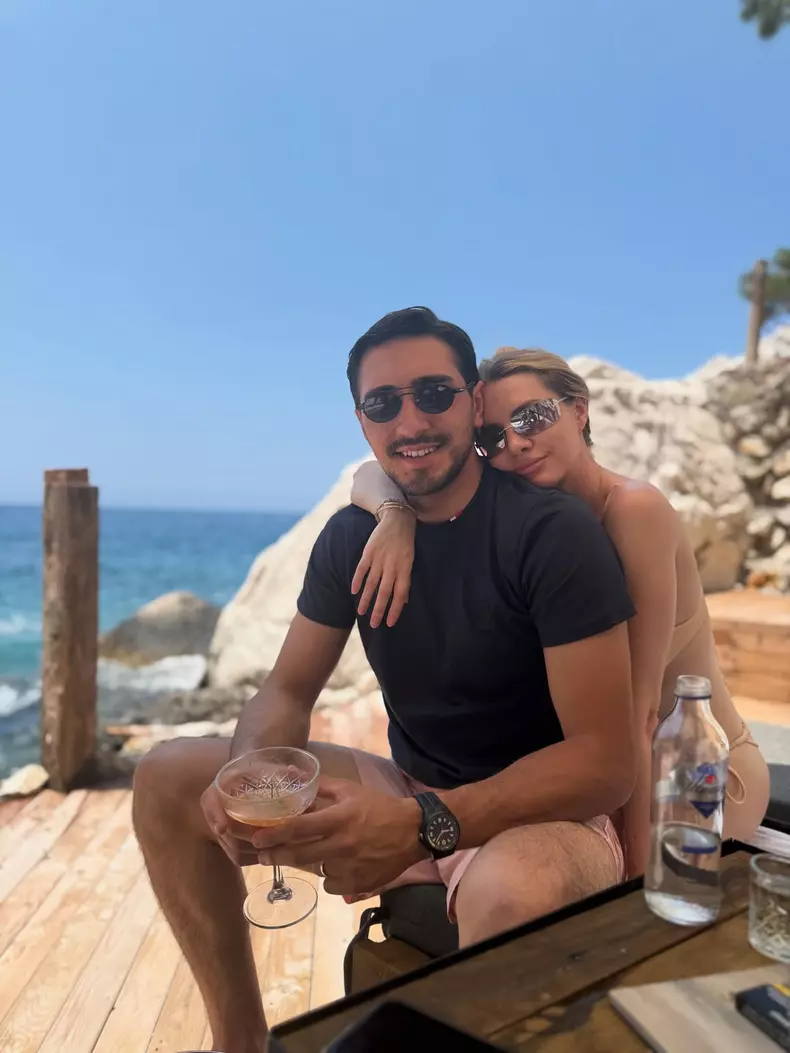 bekir ali si otilia bilionera bruma (1)