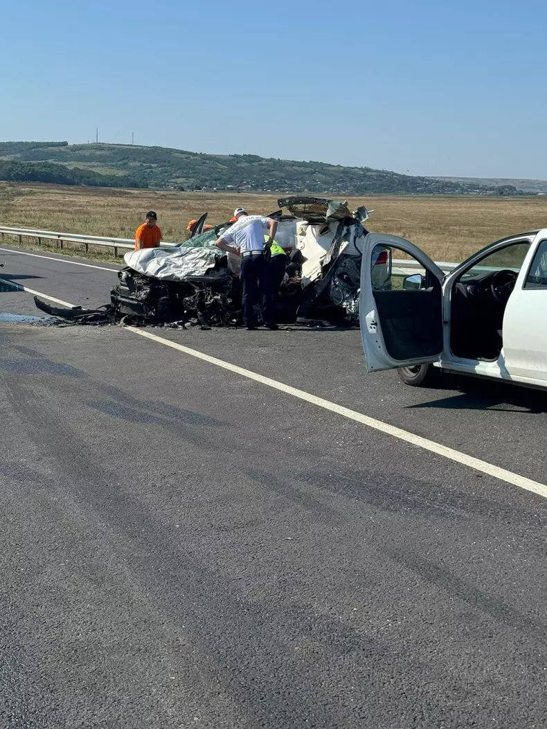 masina de teren strivita de TIR la Barlad (2)