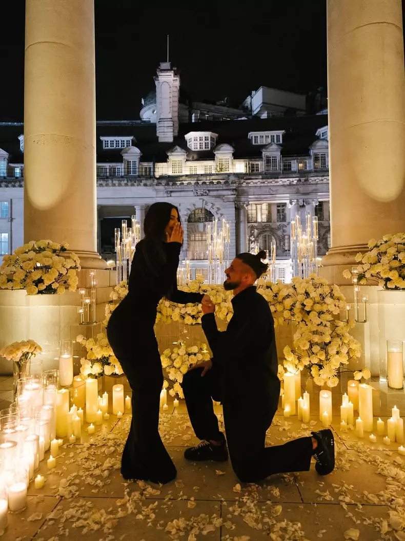 Radu Drăgușin și-a cerut iubita în căsătorie. Imagini cu inelul de logodnă primit de Ioana Stan - imagine nr. 1