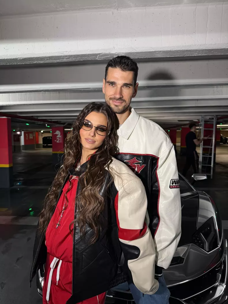 theo rose anghel damian (2)