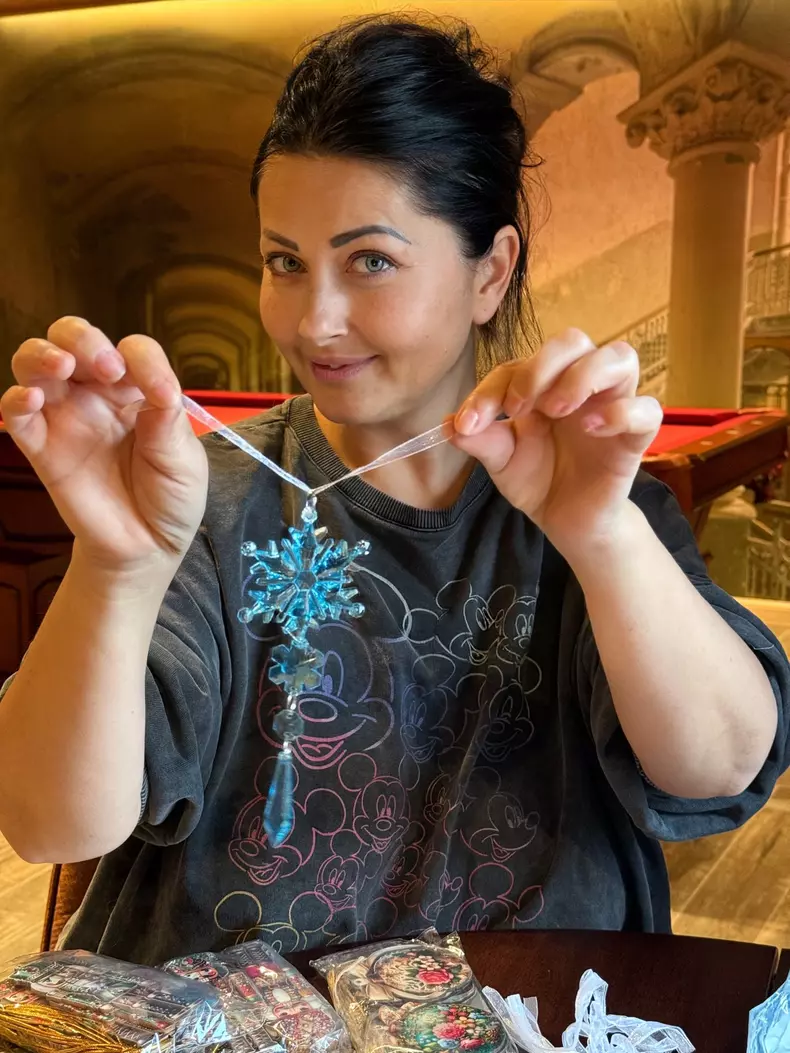 Gabriela Cristea a împodobit bradul (2)