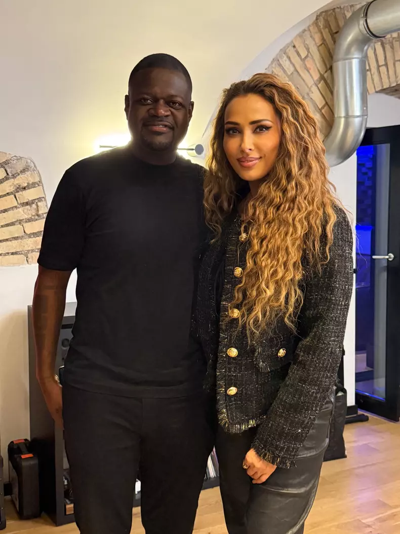 Iulia Vantur si Poo Bear 2
