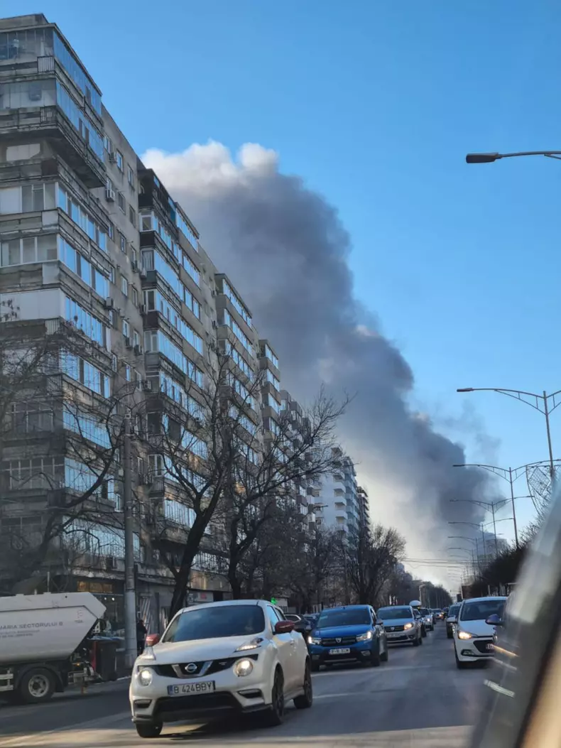 incendiu-depozit-iuliu-maniu-bucuresti-roalert8