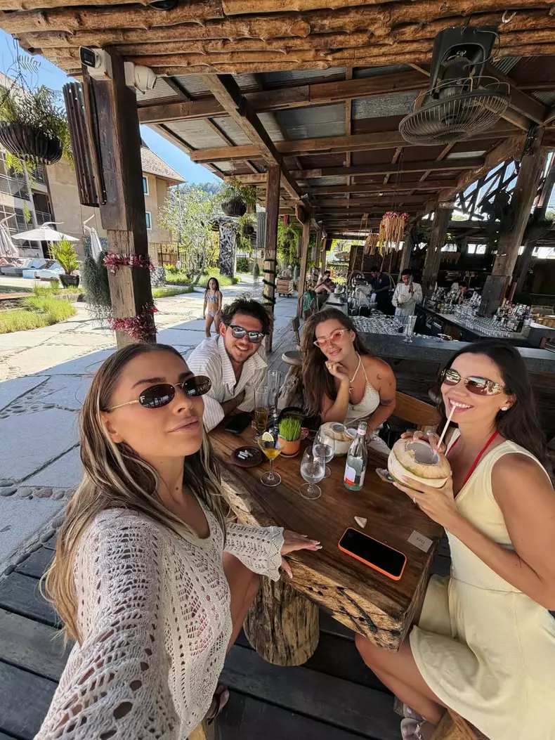 jo ioana anuta cuza neata noaptea tarziu mira vacanta thailanda