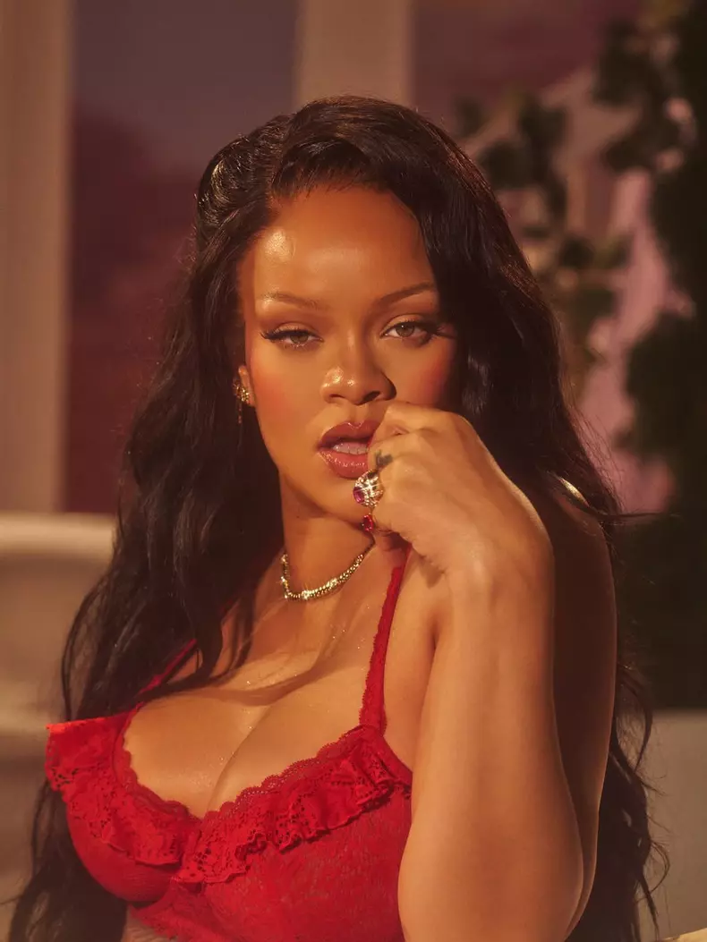 Rihanna în lenjerie intimă (3)