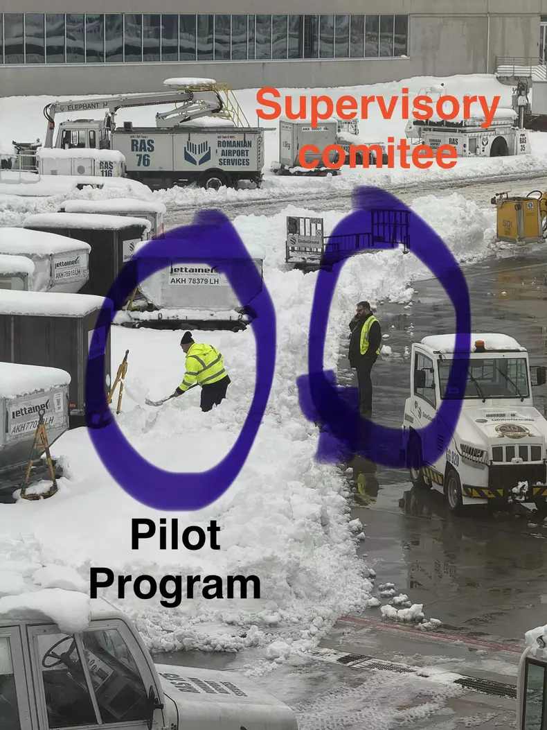 Lucian Mîndruță e blocat pe Aeroportul Otopeni (2)