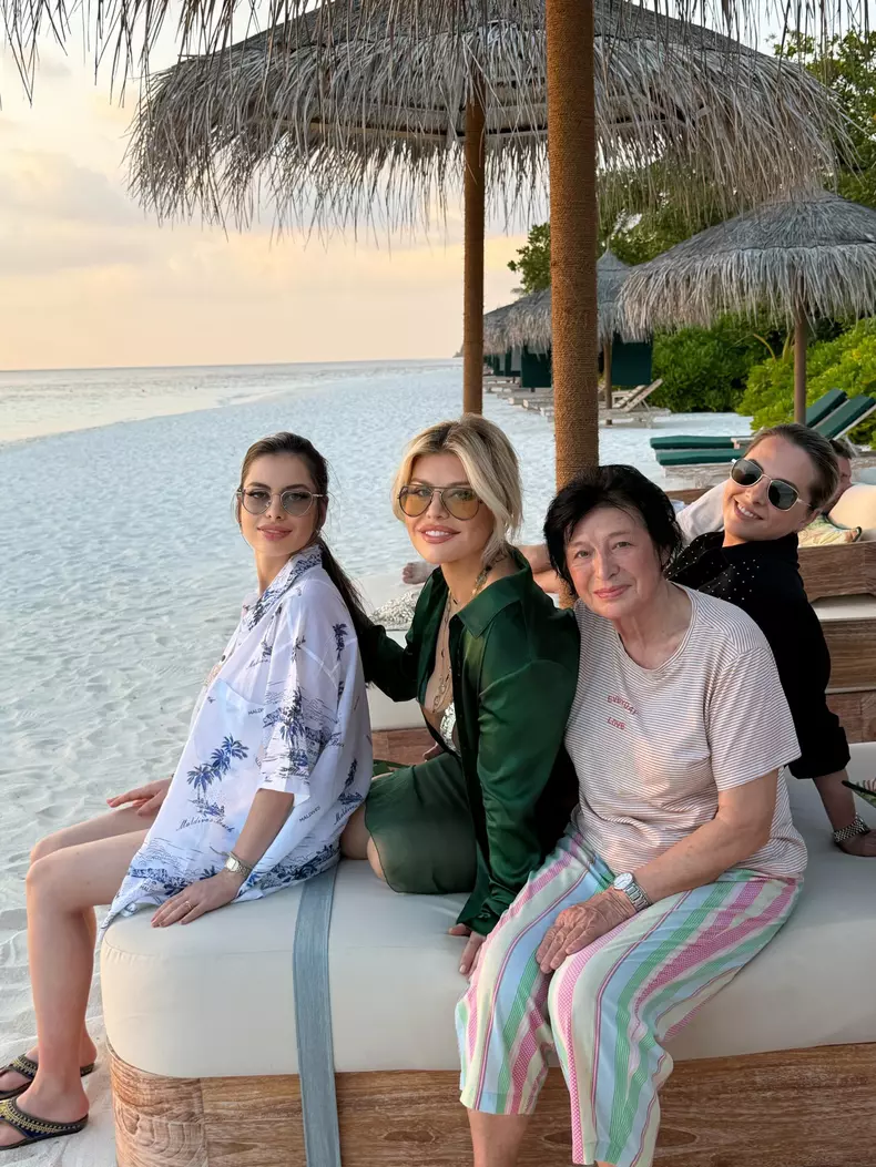 Loredana Groza alături de mama ei în Maldive (3)