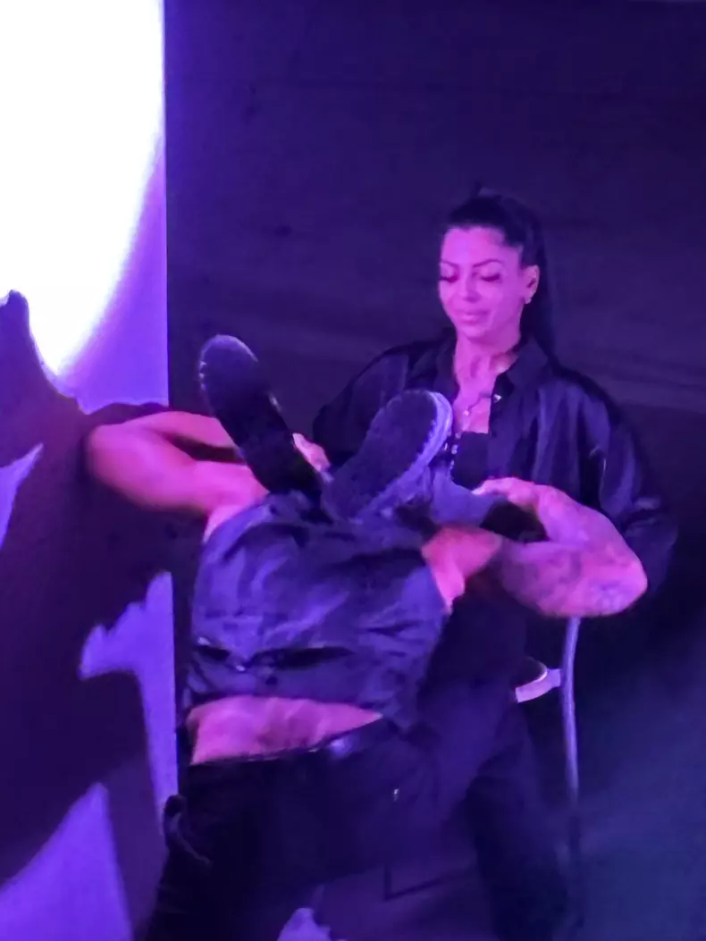 Striptease la Circul de stat din București