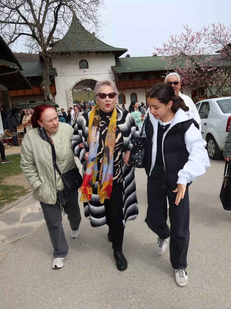 eva maruta mama catalin maruta mama andra maruta manstire prislop