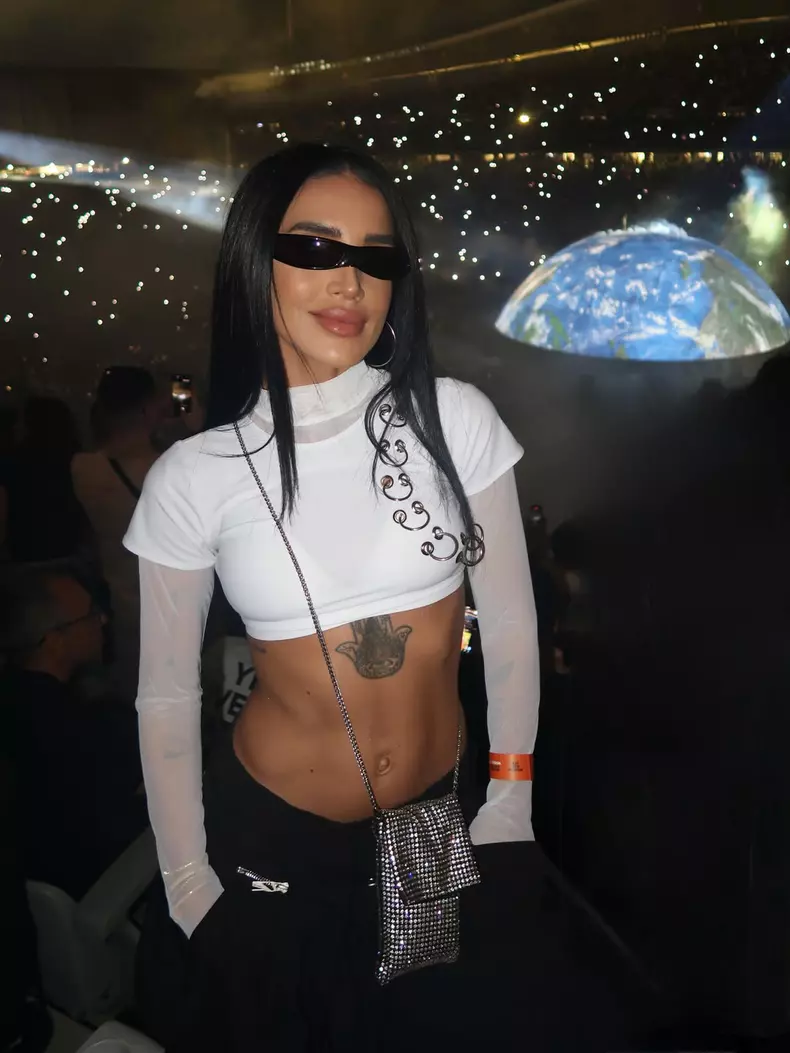adelina pestritu istanbul concert kanye west turcia (6)