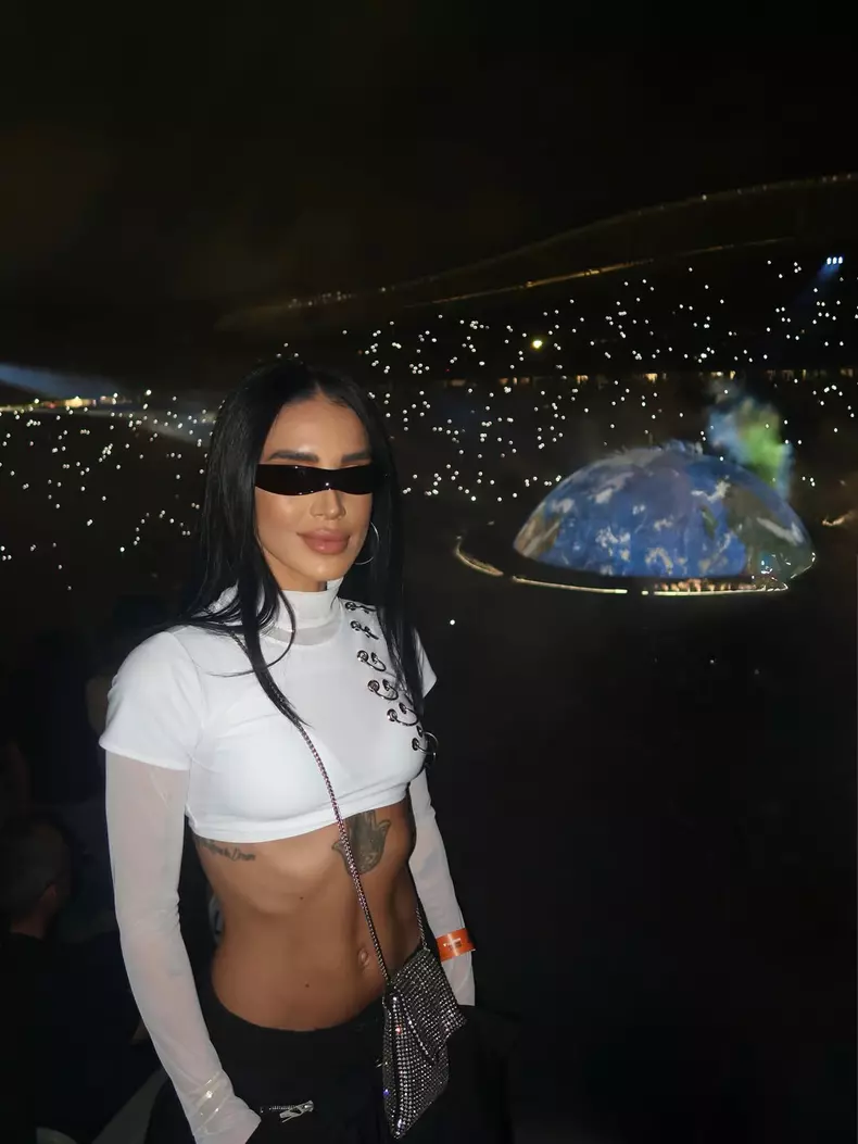 adelina pestritu istanbul concert kanye west turcia (7)