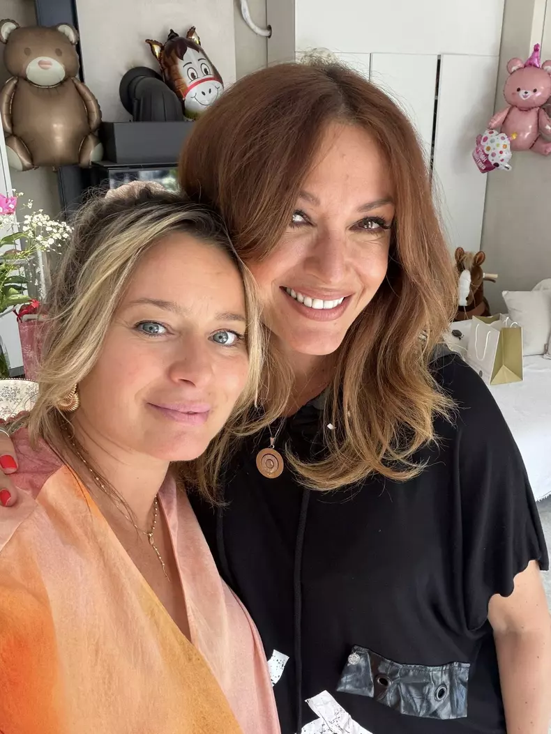 Anca Turcasiu si laura Cosoi