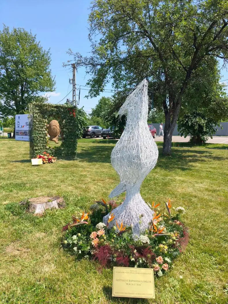 Ikebana și imortele 736539965_2153135891915424_8190122624474118580_n