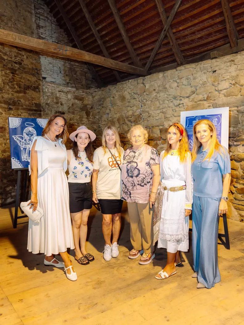 Andreea marin aituri de Kira Hagi si Nadia Comaneci la nunta de sasi