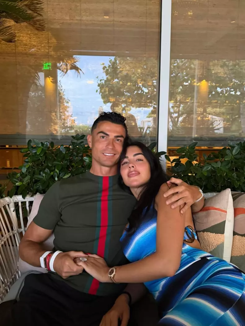 CRISTIANO RONALDO SI SOTIA