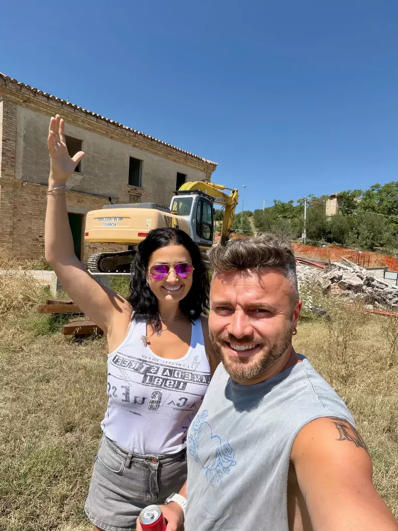 Gabriela Cristea si Tavi Clonda pe santier (1)