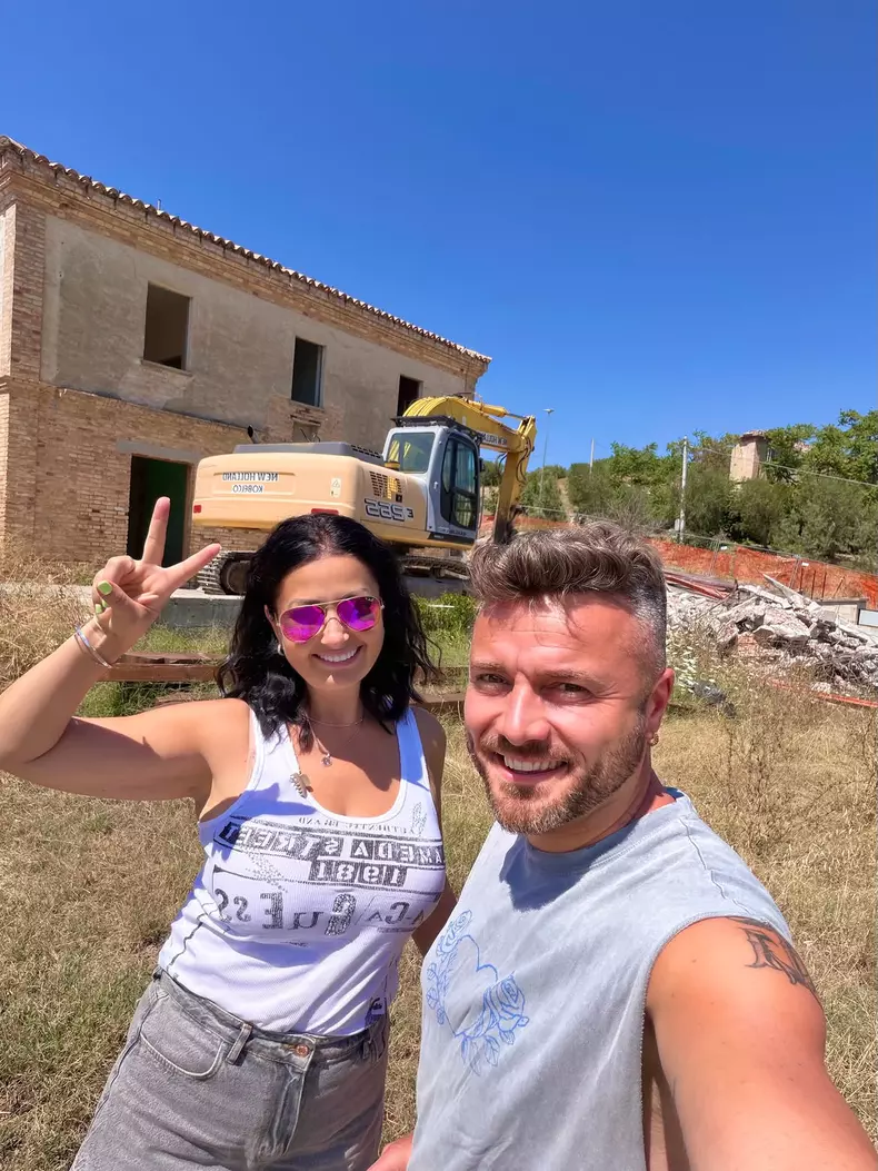 Gabriela Cristea si Tavi Clonda pe santier (2)