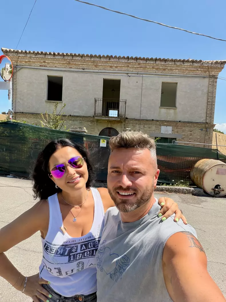 Gabriela Cristea si Tavi Clonda pe santier (3)