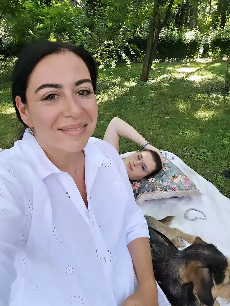 oana roman picnic (1)