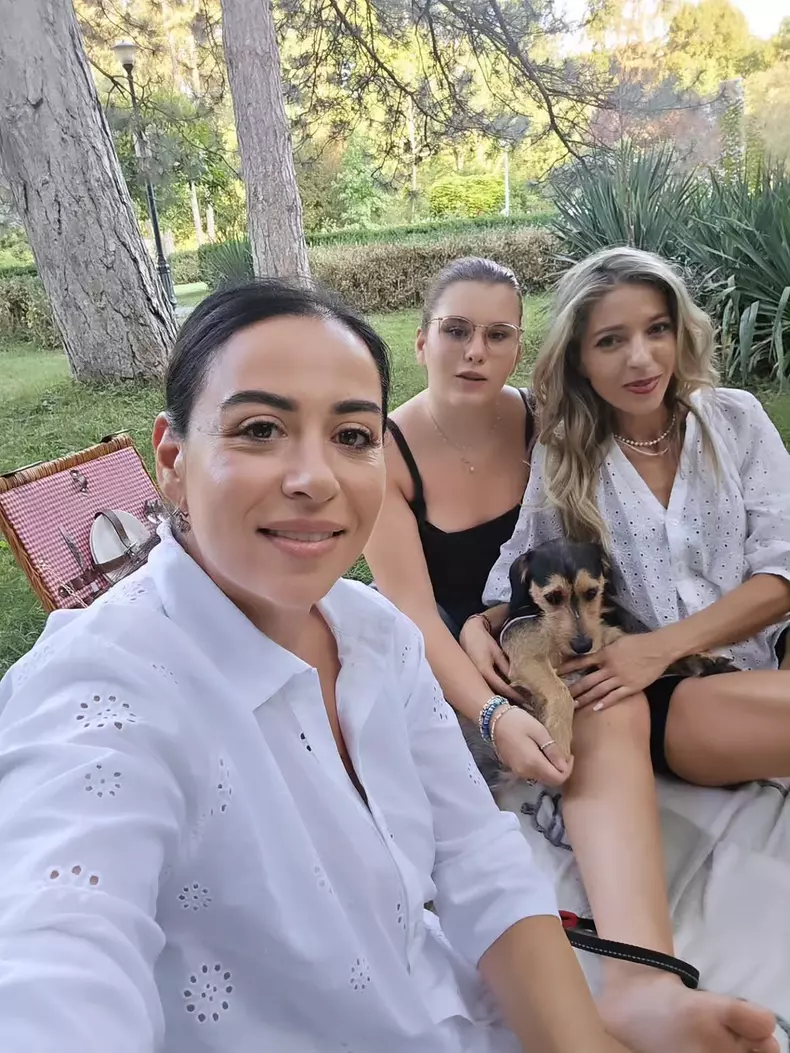 oana roman picnic (2)