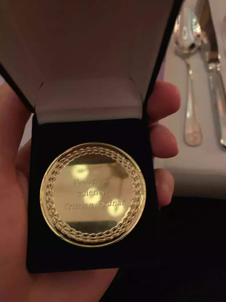 Un român a distins cu premiul Nobel pentru juniori (4)