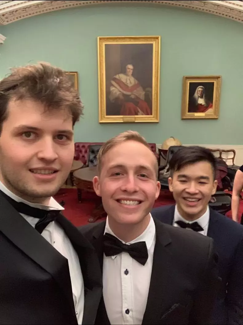 Un român a distins cu premiul Nobel pentru juniori (2)