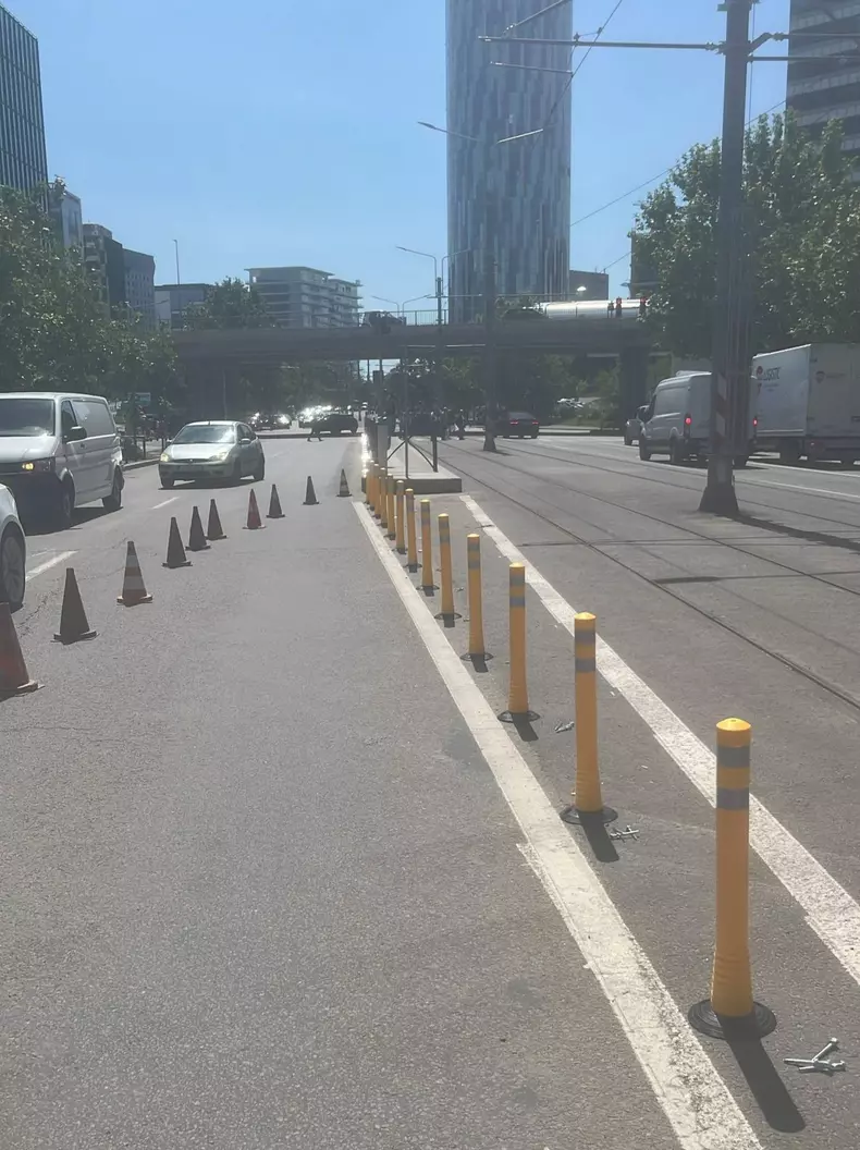 primarie-bucuresti-stalpisori-linie-tramvai-5 (4)
