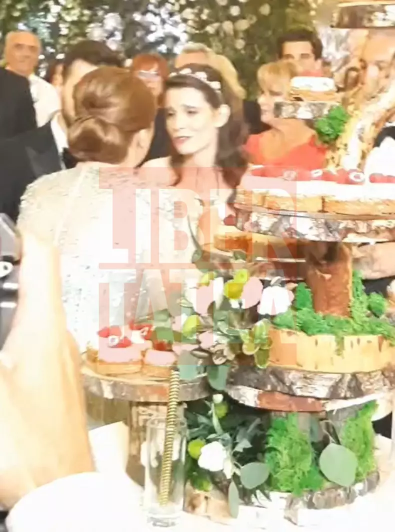 kira hagi tort nunta