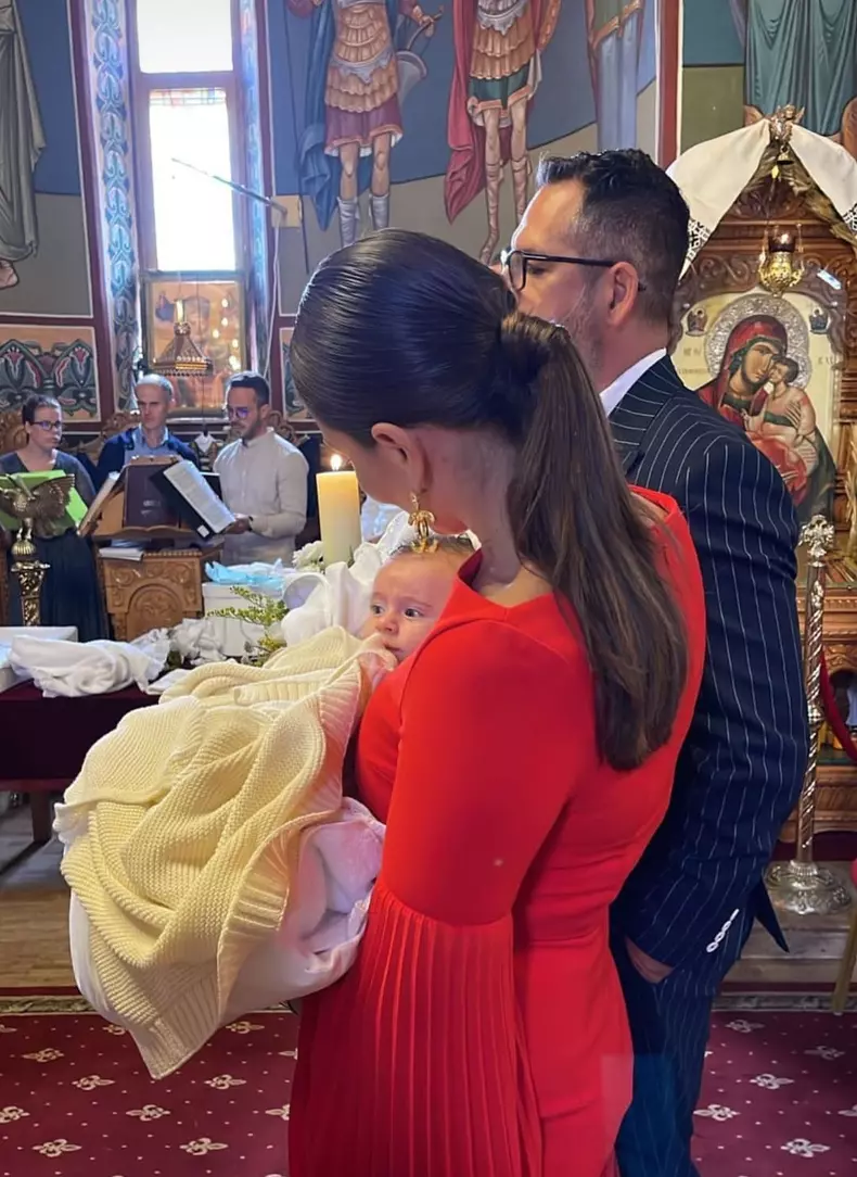 anca-ciota-si-a-botezat-baietelul-8
