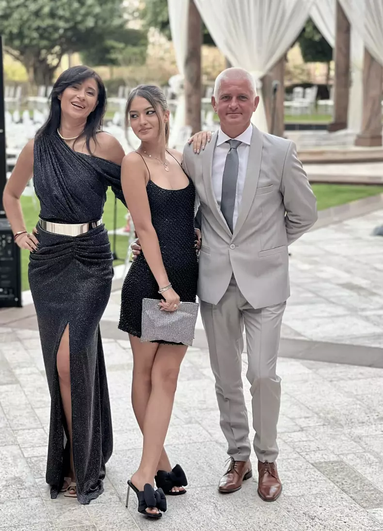 virgil-iantu-si-familia-sa-1