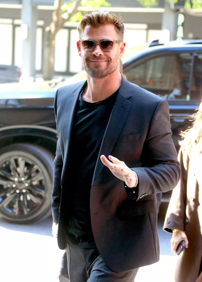Chris Hemsworth out in New York