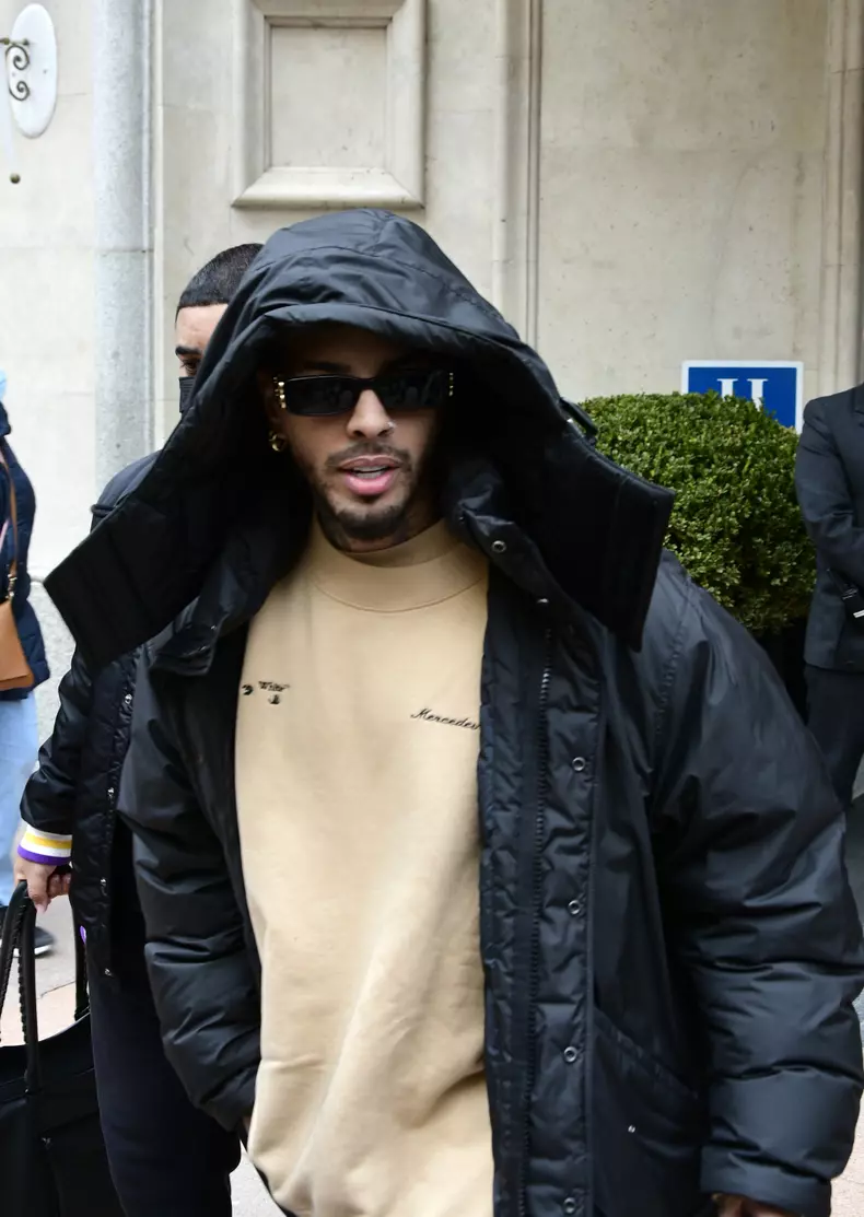 Rauw Alejandro, Rosalía's partner, leaves the hotel where he is staying in Madrid