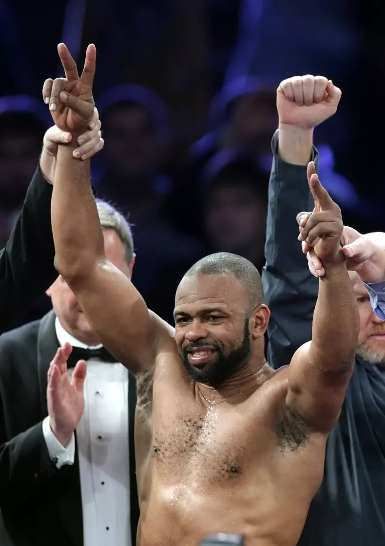 Roy Jones Jr. vs Zine Eddine Benmakhlouf