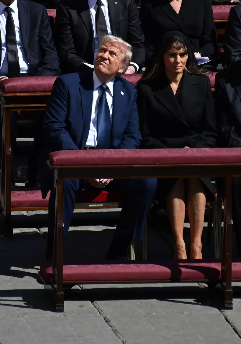 Donald Trump și Melania la funeraliile Papei Francisc