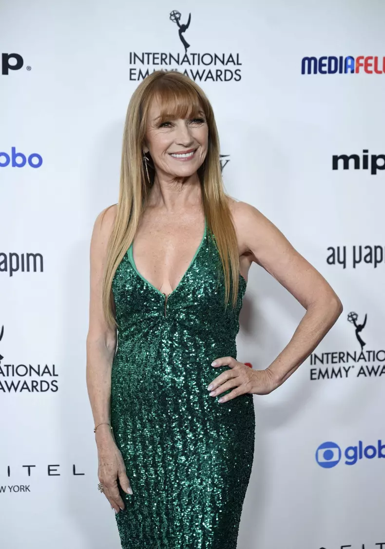 Jane Seymour are 74 de ani
