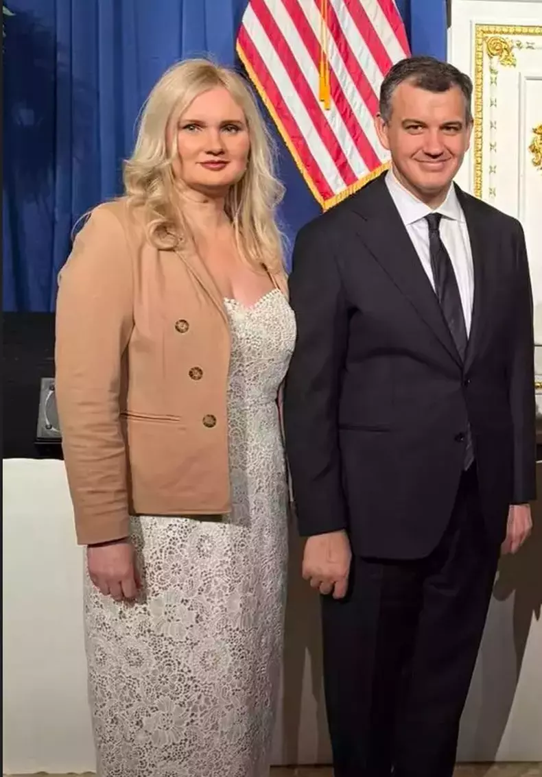 diana postica si sotul ei eugen tomac (2)