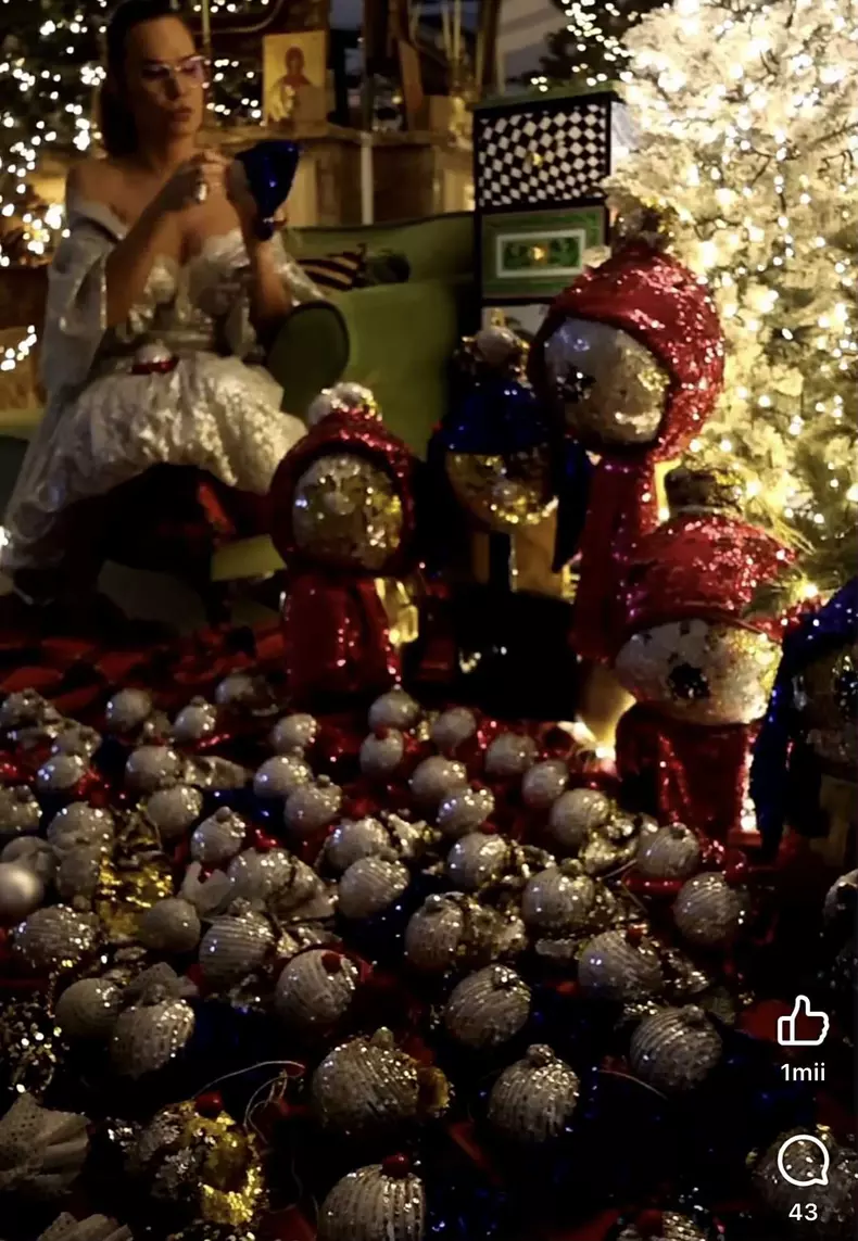 anna lesko globuri brad craciun (12)