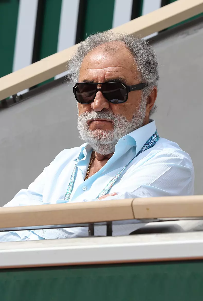 Les célébrités dans les tribunes lors des internationaux de tennis de Roland Garros à Paris