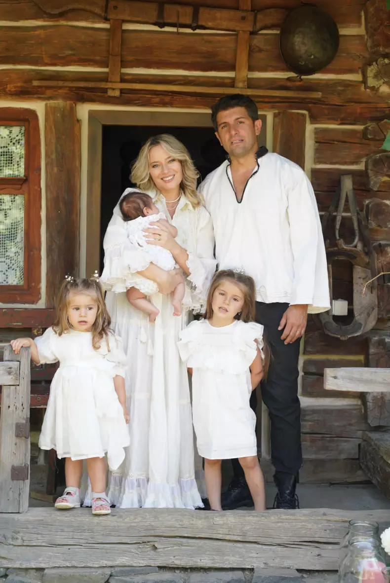 laura-cosoi-dupa-ce-a-nascut-al-treilea-copil-3