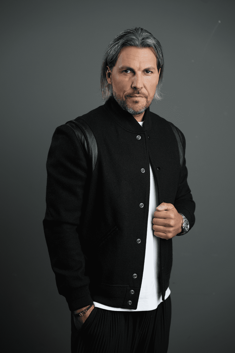 Adi Vasile - prezentator Survivor (2)