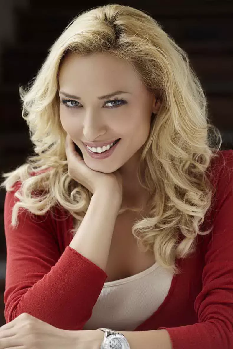Iulia-Vantur-hd-wallpapers.jpg
