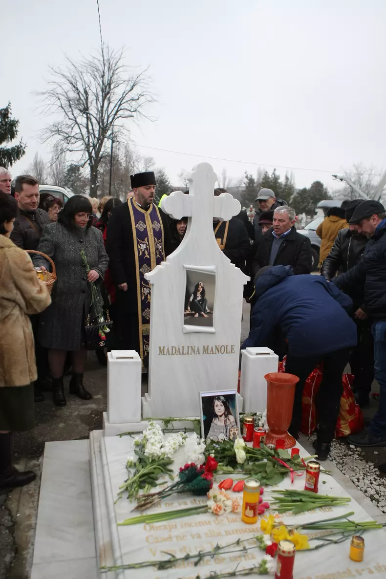 slujbă de pomenire Madalina Manole, la opt ani de la decesul ei