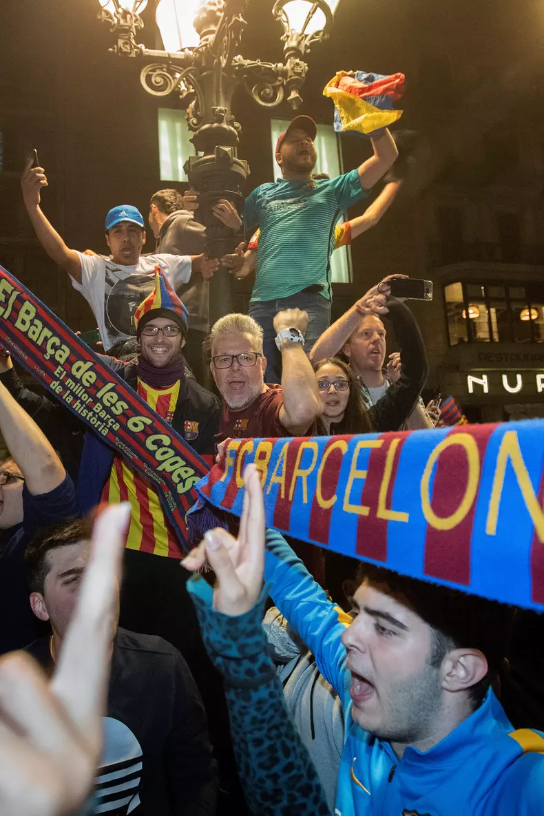 FC BARCELONA SUPPORTERS CELEBRATE SPANISH LEAGUE TITLE